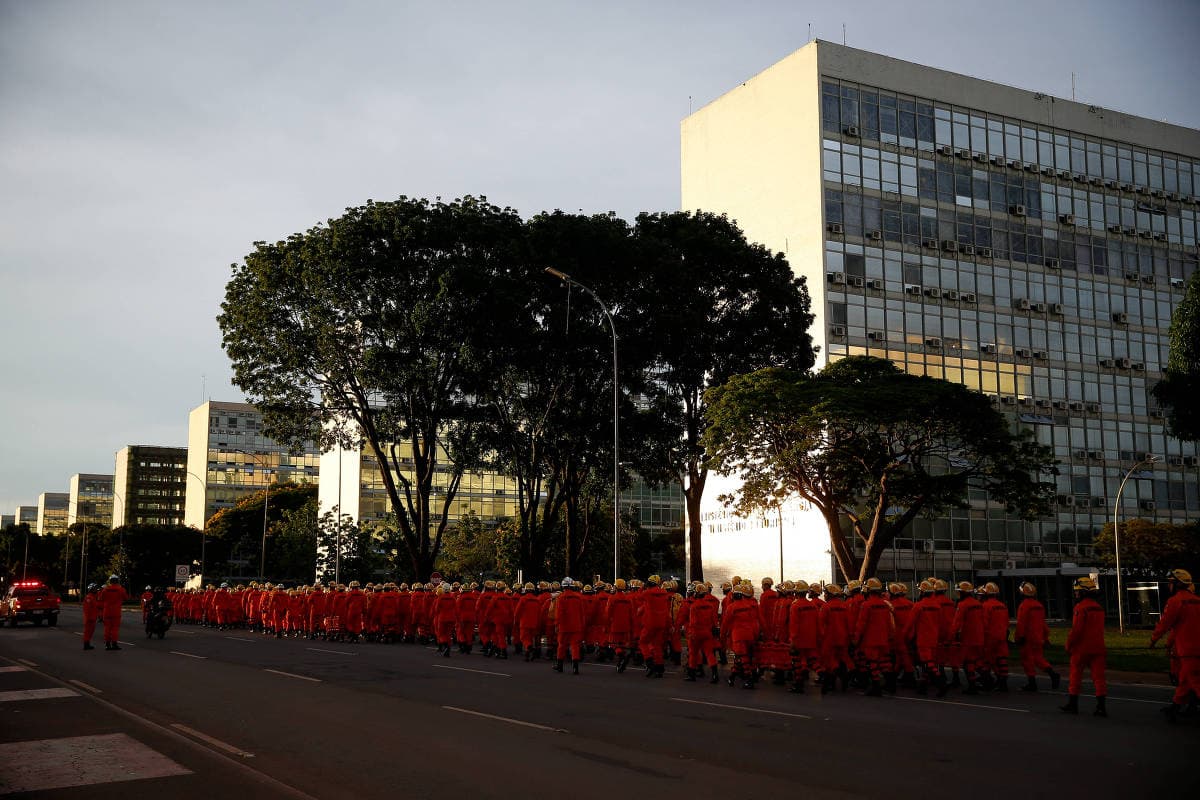Cargos comissionados do governo federal podem ter reajuste a partir de 23% em 2025 e 2026