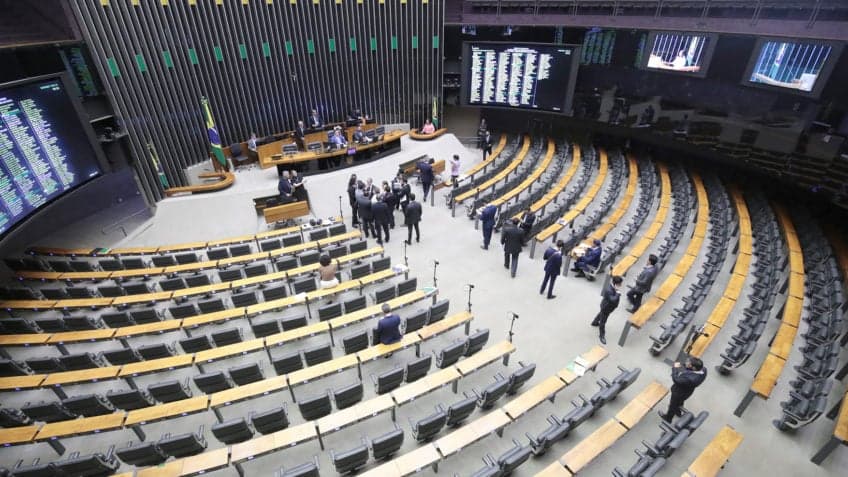 Deputados tiveram de trabalhar só em 67 dias em 2024