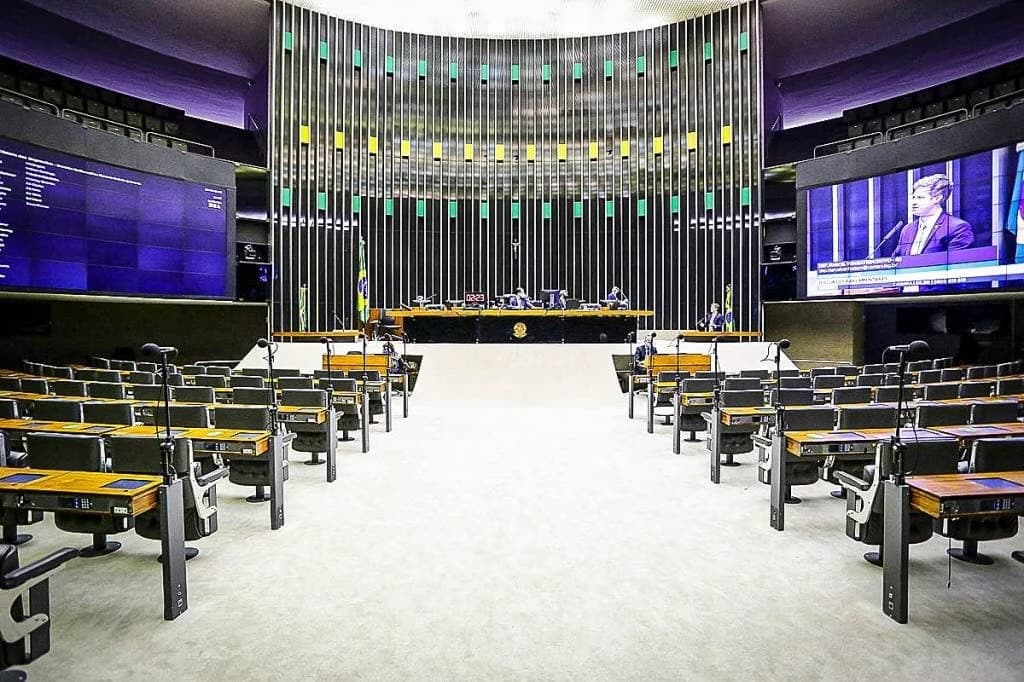 Deputados têm escala 3×4? Saiba como funciona o modelo de trabalho na Câmara