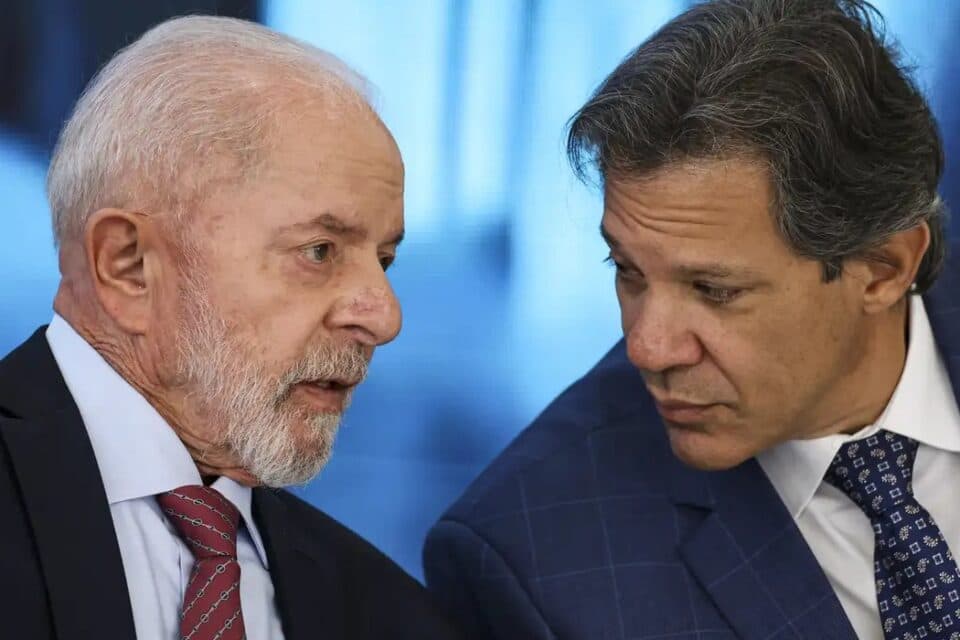 Governo prometeu cortes, mas só quer mais impostos