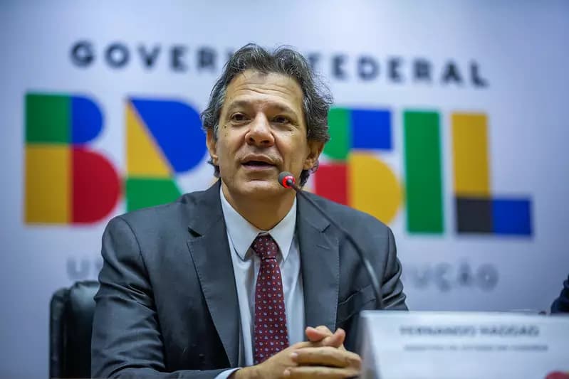 Câncer, paralisia e aids, doenças que ministro quer taxar
