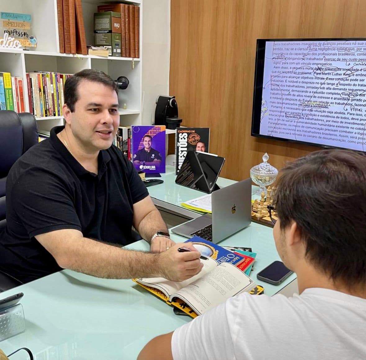 Preparação psicológica é fundamental para sucesso no Enem, diz professor Sérgio Lima