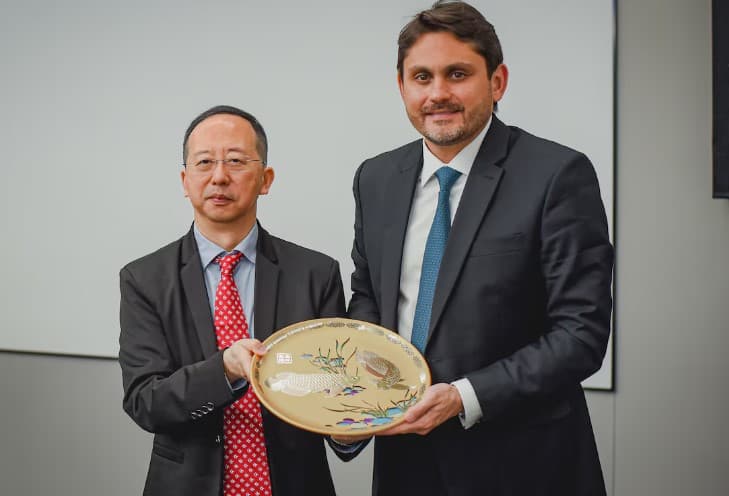 Governo Lula fecha acordo com concorrente chinesa da Starlink três dias depois de Janja xingar Musk