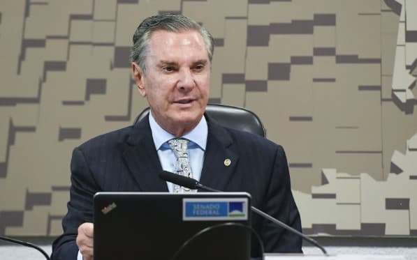 Mendonça manda ação para plenário físico do STF, e Collor ganha tempo após maioria por condenação na Lava Jato