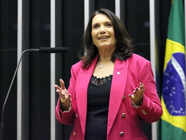 Querem prender Bolsonaro a qualquer custo, diz Bia Kicis