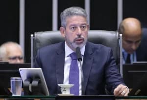 Lira cancela todas as sessões de comissões da Câmara para votar reforma tributária e pacote fiscal