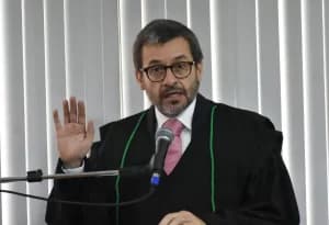 Conselheiro Carlos Thompson toma posse como presidente do TCE-RN para o biênio 2025-2026
