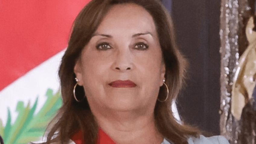 Cirurgia no nariz faz presidente do Peru virar alvo do MP por “abandono de cargo”