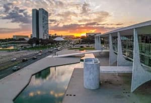 Governo manda recolher moedas de espelhos d’água do Planalto e do Alvorada para o caixa da União