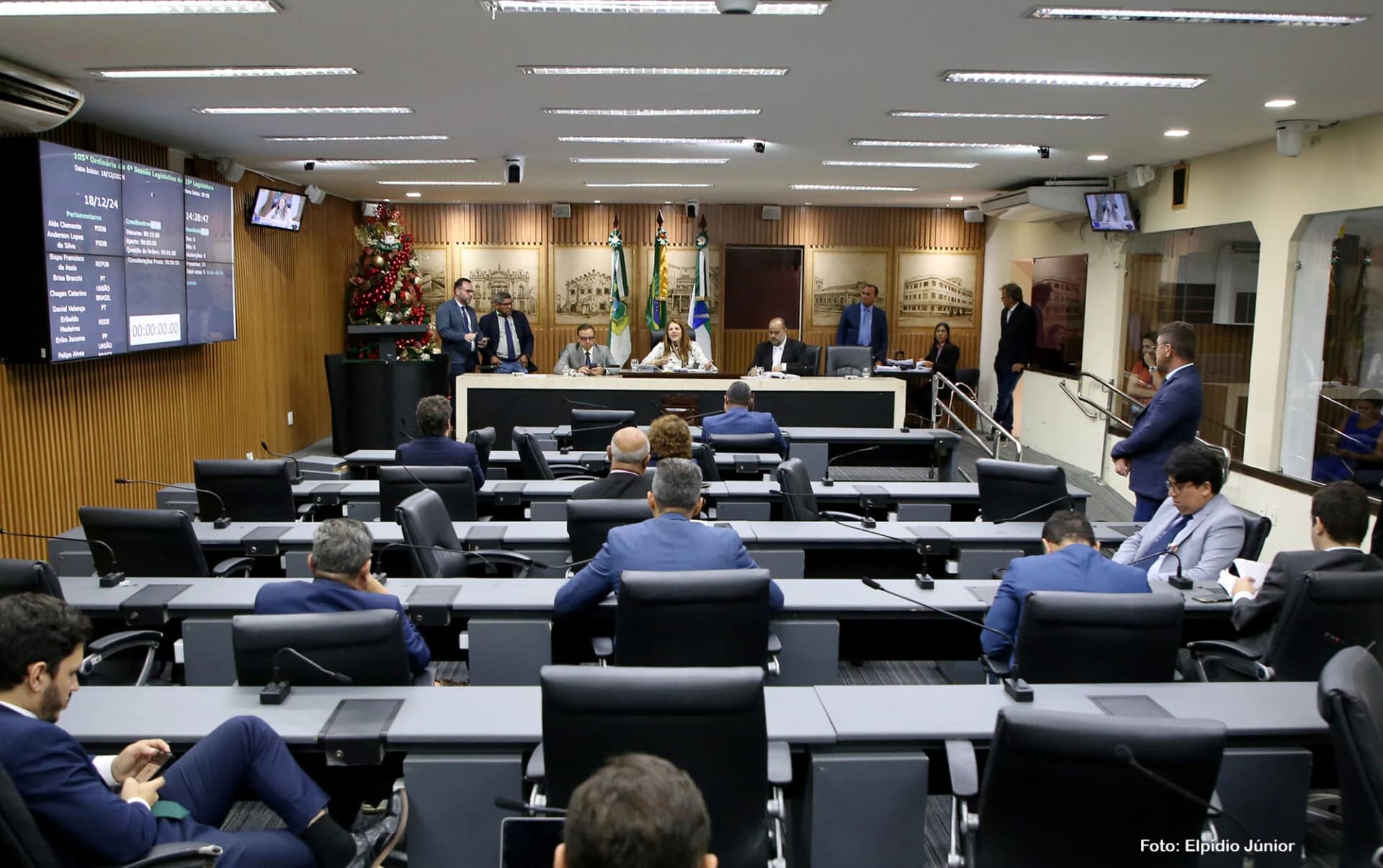 Prefeito e vereadores eleitos tomam posse no dia 1º de janeiro