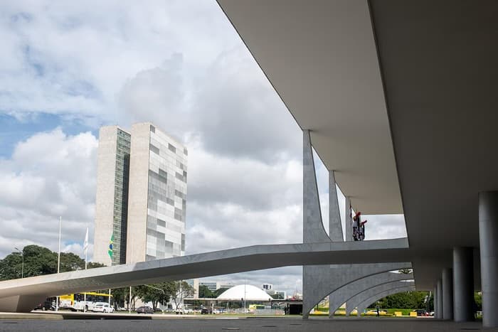 Câmara aprova urgência de texto no pacote de corte de gastos