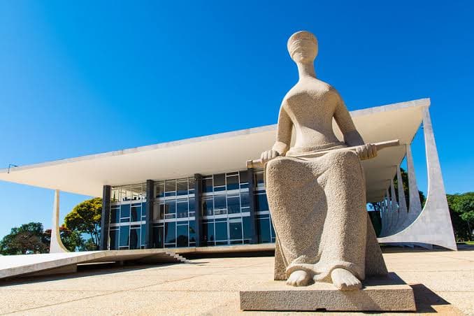 STF decide hoje sobre impedimento de Moraes em ação de Bolsonaro