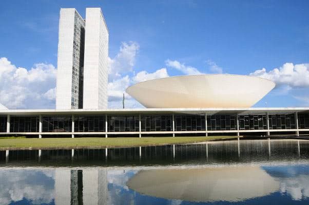 Câmara aprova indenização de motoristas alcoolizados a vítimas