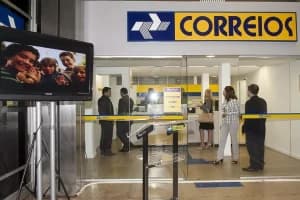 Presidente dos Correios é suspeito de beneficiar banca de advocacia da mulher
