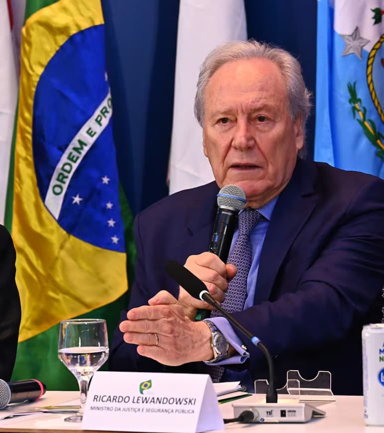 Ministro da Justiça revoga decisão que ampliava poderes da PRF