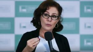 TRE-SP forma maioria para cassar mandato de Carla Zambelli por divulgar fake news sobre eleições