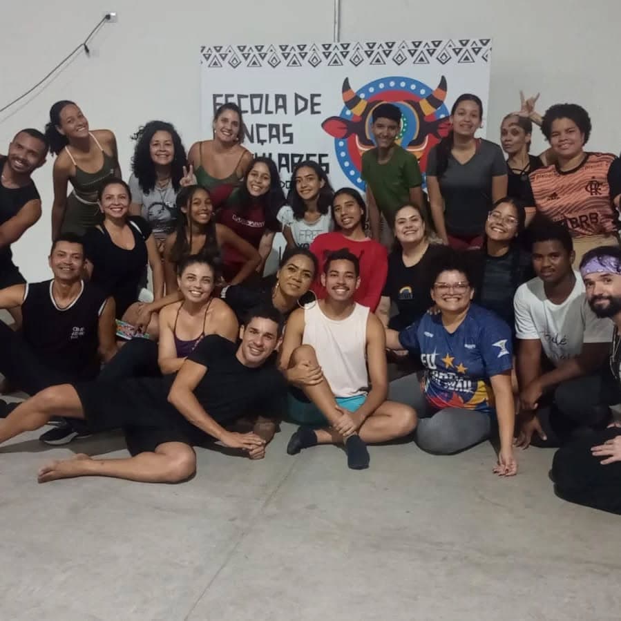 Primeira Escola de Danças Populares do RN encerra 2024 com espetáculo "Entre o Rio e o Mar"