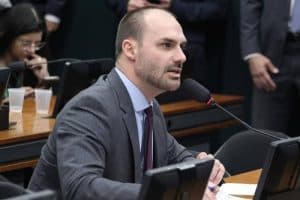 Eduardo Bolsonaro quer regulamentar influenciadores que divulgam bets