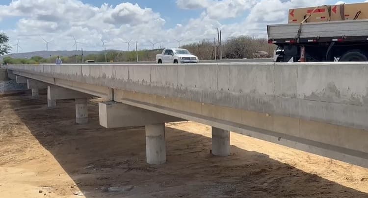 Trânsito de veículos pela nova ponte da BR-304 é liberado pelo DNIT