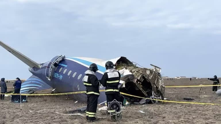Putin admite que sistema antiaéreo estava ativo no momento de queda de avião do Azerbaijão e pede desculpas por ‘trágico incidente'
