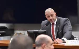 Alexandre de Moraes concede liberdade condicional a Daniel Silveira
