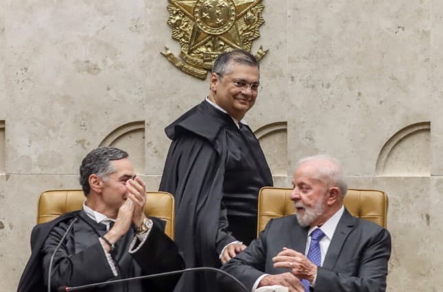 CRUSOÉ: Dino é casca de bala de Lula no STF?
