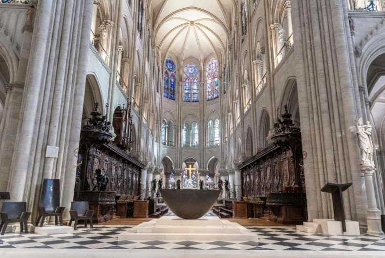 Catedral de Notre-Dame reabre em Paris cinco anos após incêndio