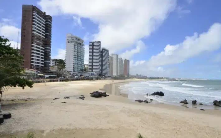 Natal tem dois trechos de praias impróprios para banho, aponta boletim