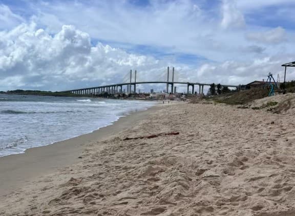 Corpo de jovem que desapareceu no mar após se afogar em Areia Preta é encontrado na praia da Redinha em Natal