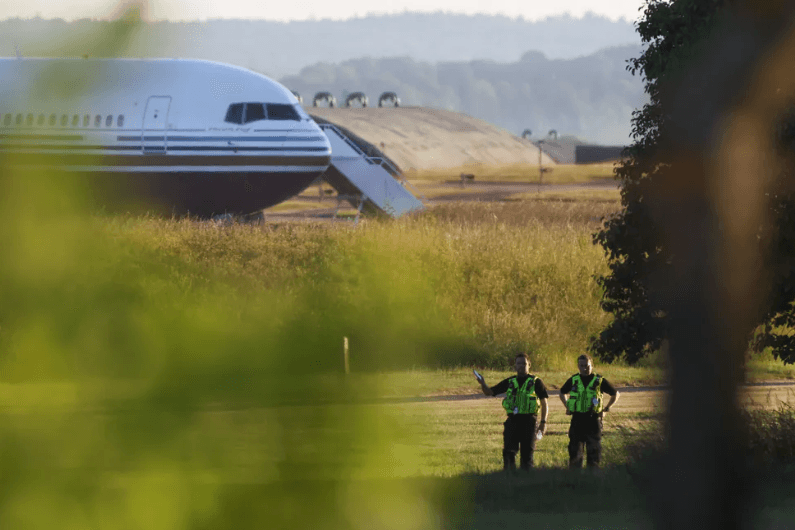 Mais de 600 brasileiros são deportados do Reino Unido em voos secretos do governo britânico