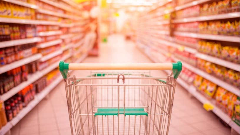 Alta nos preços de alimentos pressiona consumidores a fazer compras ‘fracionadas’, diz pesquisa