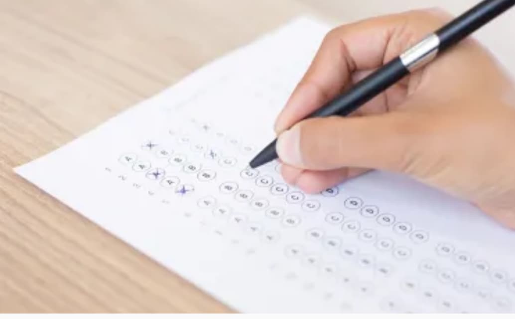 Concurso do INSS encerra inscrições nesta quinta (9); salários chegam a R$ 14 mil