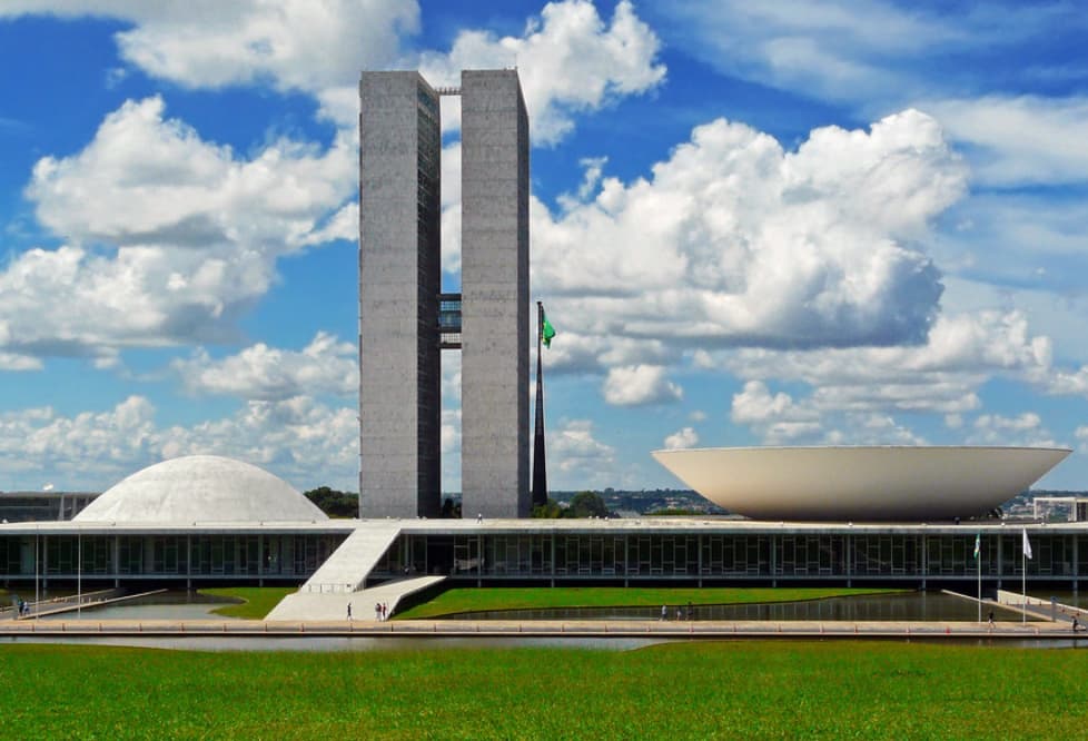 Bolsonarismo ataca medidas econômicas para minar Lula e expõe reação frágil do governo