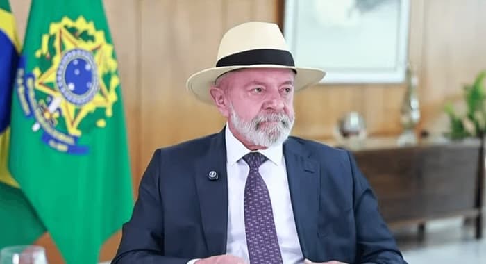 Lula pensa reforma ministerial, mas deve esperar sucessão no Congresso