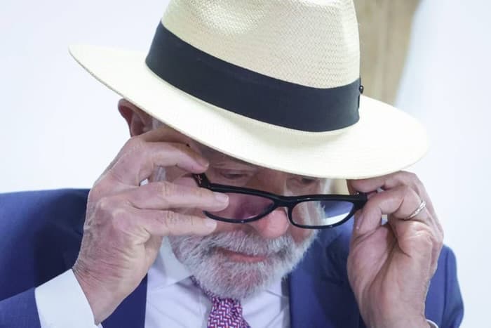 Lula avalia entregar liderança do governo ao Centrão