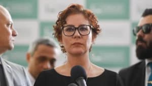 Justiça Eleitoral cassa mandato de Zambelli, que fica inelegível