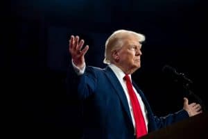 Trump diz que “inferno vai explodir” caso Hamas não liberte reféns