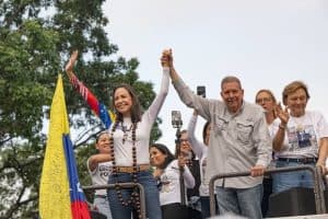 VENEZUELA: González se diz presidente eleito e exige soltura de Corina