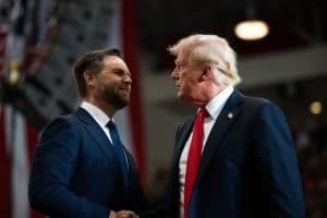 Vice de Trump recua da promessa de perdão a invasores do Capitólio