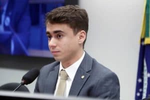 Nikolas embarca em campanha para reduzir idade mínima ao Senado