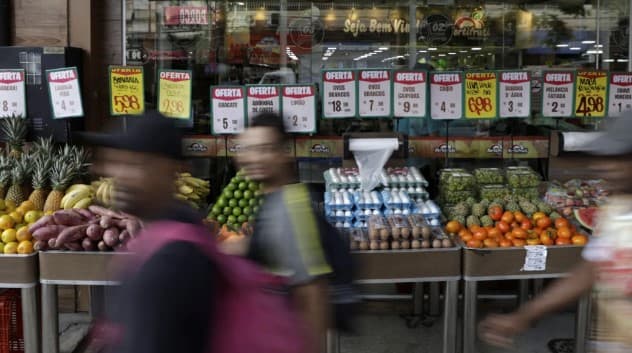 Inflação de alimentos dói mais no bolso das famílias mais pobres; entenda