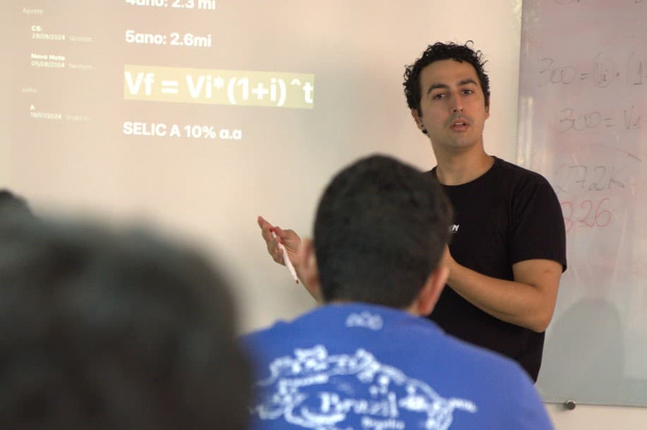 Seu filho vai para o Ensino Médio? Saiba como garantir uma transição tranquila
