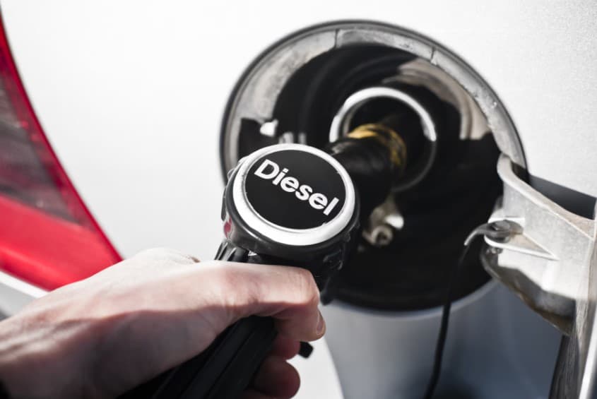 Petrobras anuncia aumento de R$ 0,22 no diesel a partir deste sábado (1º)