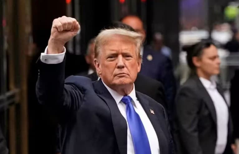 Juiz marca sentença de Trump por caso envolvendo atriz pornô para antes da posse, mas indica que não haverá pena de prisão