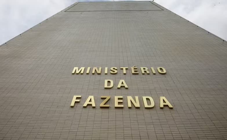 Governo estima déficit fiscal de 2024 entre R$ 10 bilhões e R$ 15 bilhões