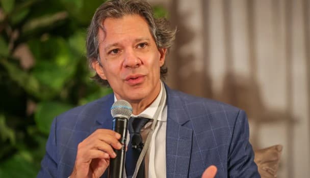Brasil entre os 10 piores do mundo em impostos, admite Haddad