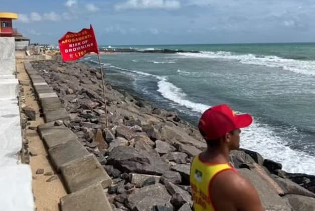 Bombeiros salvam quatro vítimas de afogamento em intervalo de pouco mais de uma hora no litoral do RN