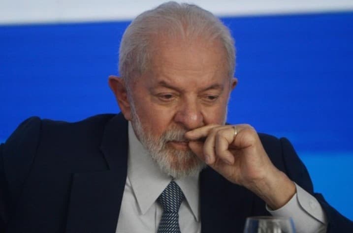 Pesquisas mostram queda na popularidade de Lula desde a posse