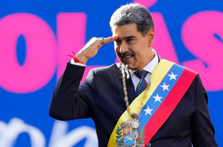 Maduro transforma venezuelanos em espiões: novo app manda população vigiar vizinhos 24h por dia