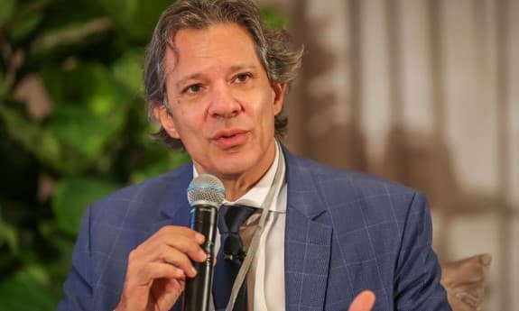 Lula deve vetar medidas do PL da renegociação da dívida dos estados que tiverem impacto primário nas contas do governo, diz Haddad